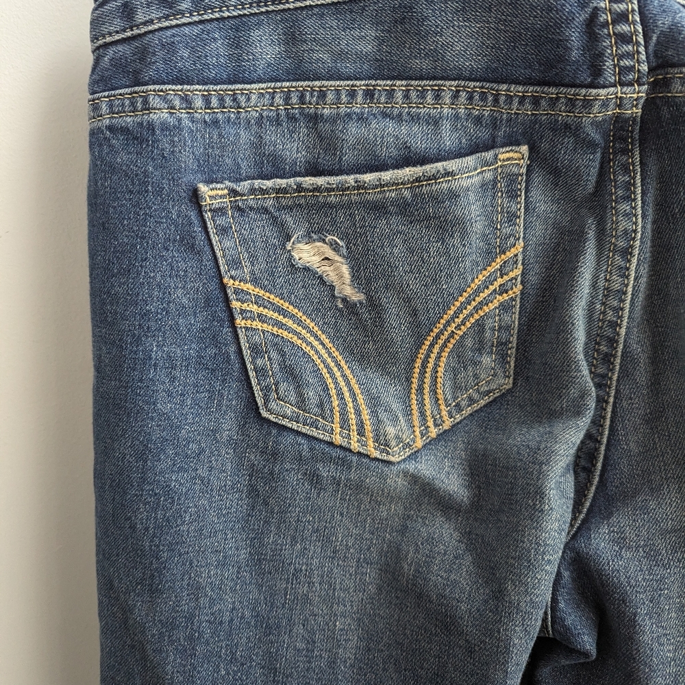 EUC..Hollister Denim Bib Ripped and Distressed Overalls Size Small - Picture 5 of 9